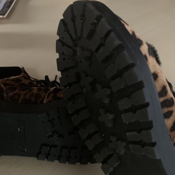 Tommy Hilfiger Icee 3 Leopard Cheetah Faux Fur Boots Hiking Ankle 10 Worn Once - Picture 10 of 11